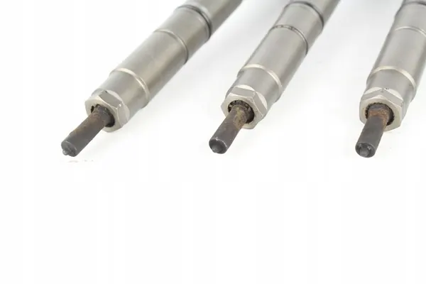 Iniettore carburante Audi A5 8T 3.0 TDI CAPA 07-12 057130277AG image 6