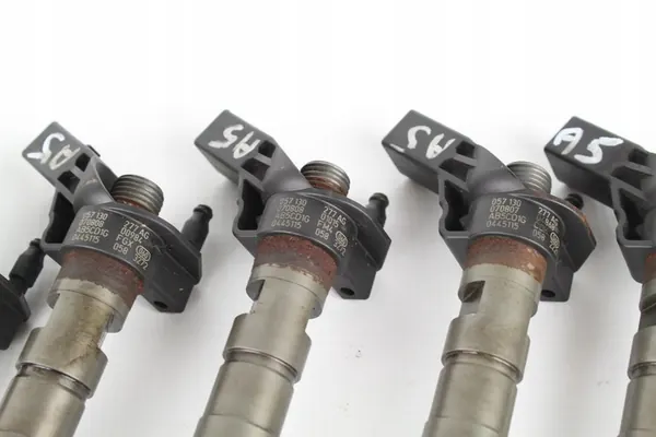 Iniettore carburante Audi A5 8T 3.0 TDI CAPA 07-12 057130277AG image 9