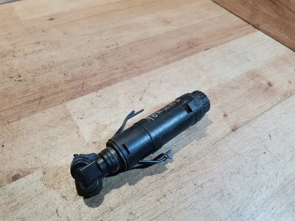 Rechter koplampreiniger VW Touran 2011-2015 1T0955104B image 7