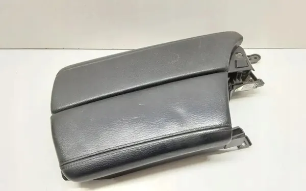 Accoudoir BMW 5 F10 OEM 9216890 - État utilisé image 2