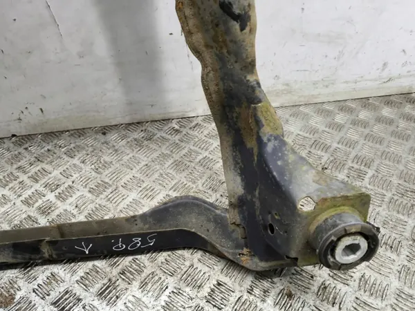 Volvo V70 2008 Voorste hulpframe OEM AMD126568 image 3