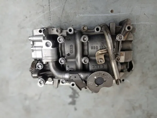 Olje pump balans VW Golf V 2.0 TDI 03G103535B image 4