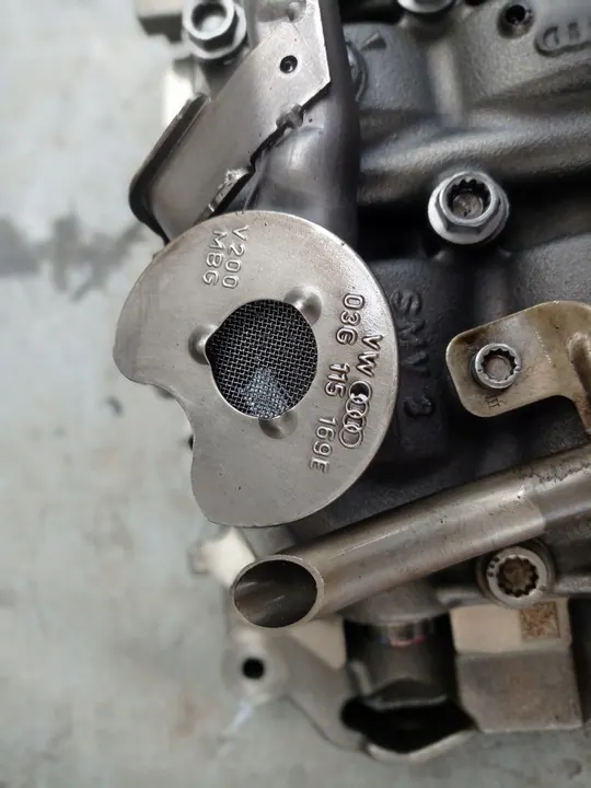 Olje pump balans VW Golf V 2.0 TDI 03G103535B image 6