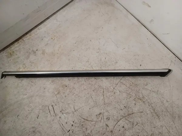 Guia de janela traseira OEM A1646908280 para Mercedes GL X164 image 2