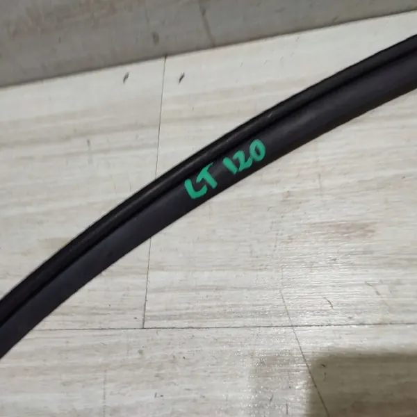Raamrubber achterdeur links OEM 1120 Hyundai i20 image 4