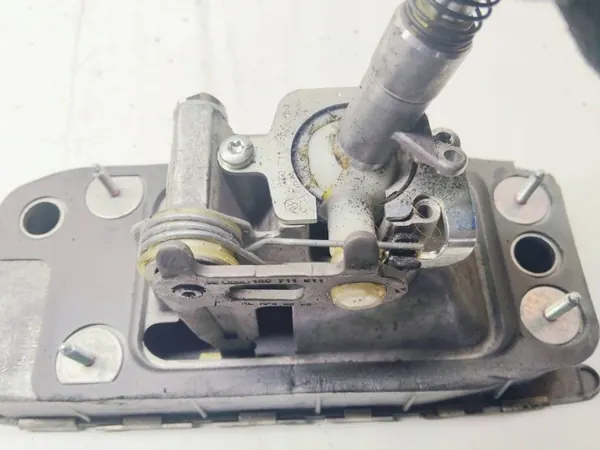Lienage de Boîte OEM 1K07110049AT pour Audi A3 8P image 8