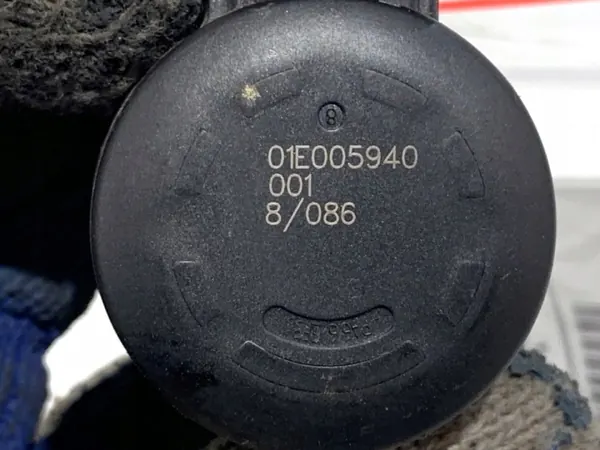 Régulateur Pression Carburant OEM 04L130764B Skoda Octavia III image 5