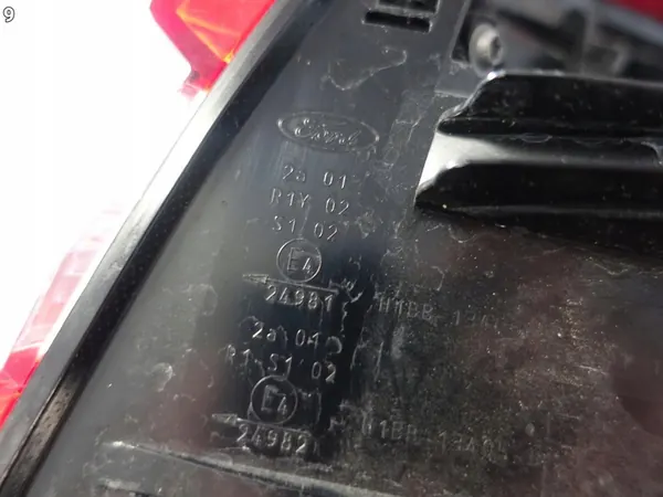 FORD FIESTA MK8 17-21 VÄNSTER BAKRE LED-LJUS image 10