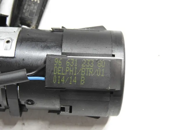 PEUGEOT 208 I 12-18 Sytytysavaimen Sisäosa image 3