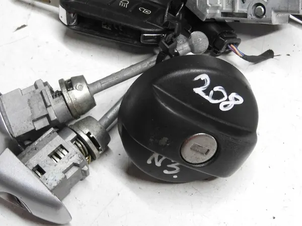 PEUGEOT 208 I 12-18 Sytytysavaimen Sisäosa image 9