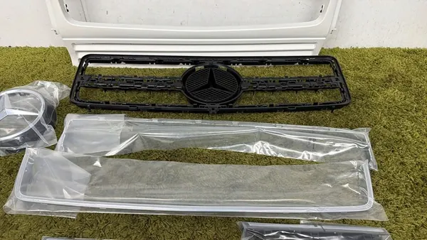 Grill Mercedes G 463 W463 AMG Begagnad OEM a4638880051 image 5