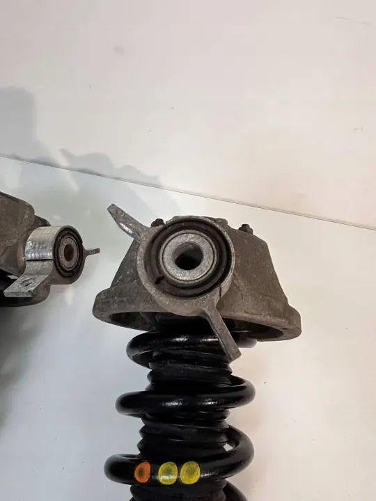 OEM 17639146047 Taka-iskunvaimennin Audi Q7:lle image 5