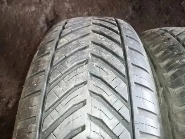 Grelha traseira de bagageira OEM 19555R16 Mercedes A W169 image 5