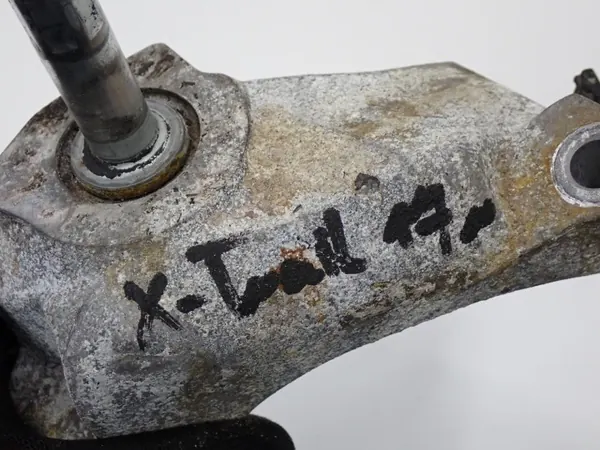 Nissan Växellådsfäste OEM ŁAPA UCHWYT - Begagnad image 5
