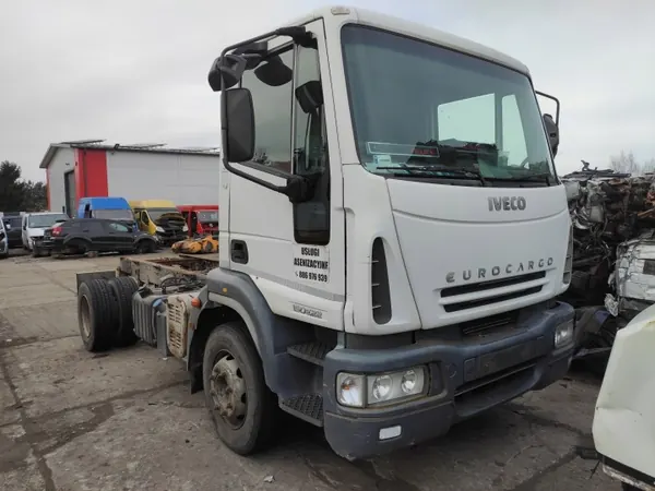 Vasen ohjaamon spoileri OEM 504116073 Iveco Eurocargolle image 4
