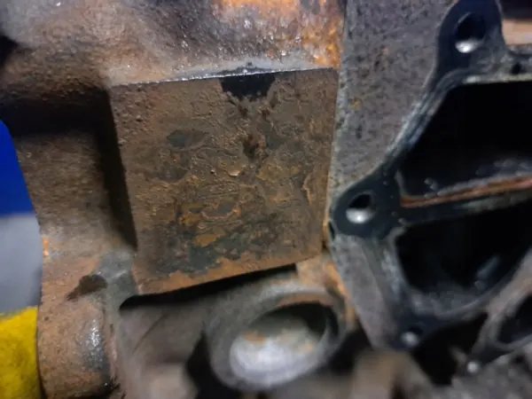 Bloco motor Nissan YD25 OEM blok yd25 - Usado image 3