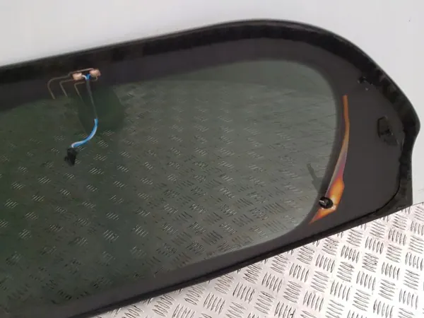 Vidro traseiro Ford Focus OEM 2360514 - Usado image 3