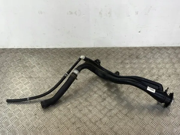 Suzuki brandstofvulpijp OEM 4093102 voor SX4 S-Cross image 2