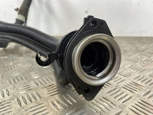 Suzuki brandstofvulpijp OEM 4093102 voor SX4 S-Cross image 3