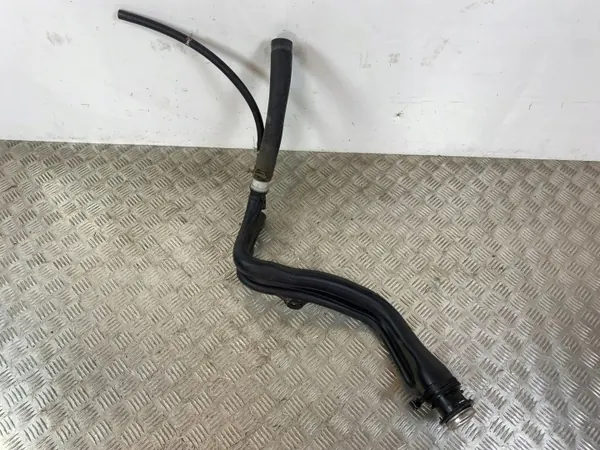 Suzuki brandstofvulpijp OEM 4093102 voor SX4 S-Cross image 5