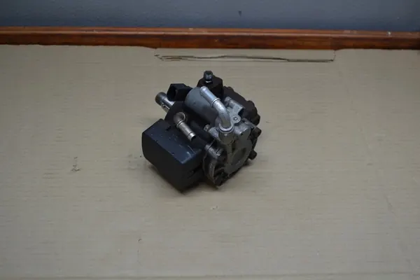 Brandstofinjectiepomp 03L130755E Audi Seat Skoda VW image 4