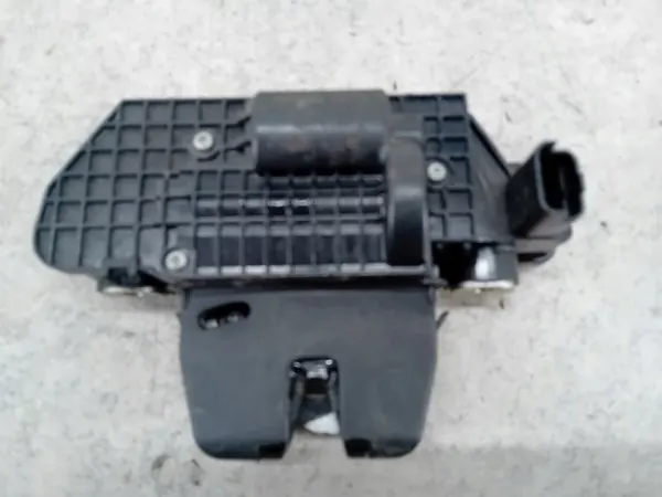 Peugeot 2008 achterklepslot OEM 9151487499H 0913C image 4