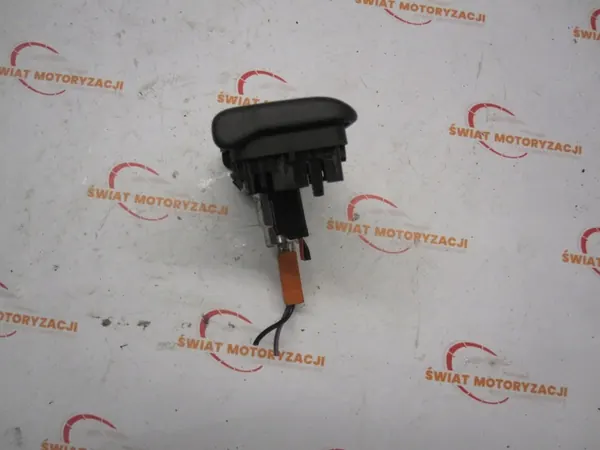 Prise allume-cigare OEM CH2219C166DA pour Range Rover image 7
