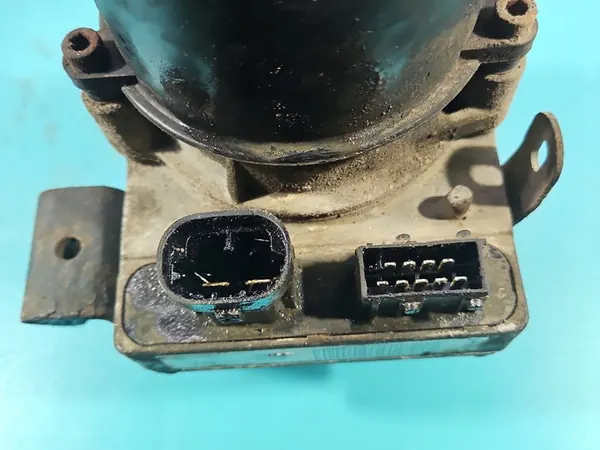 Servostyrningspump Citroen C4 I 1.6 HDI image 8