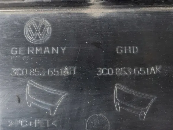 Volkswagen Passat B6 Grille 2010 3C0853651AH image 6