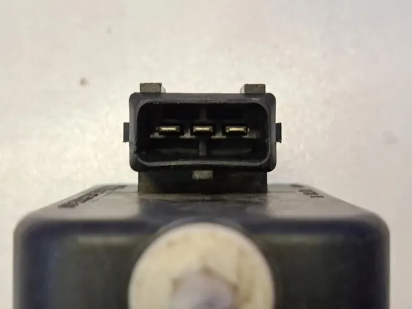 Motor de ajuste de nivel Volvo S80 2002 image 4