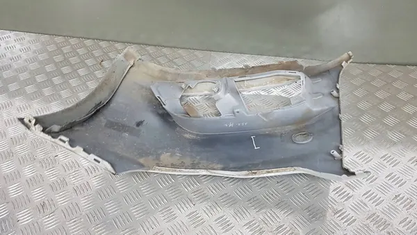 Audi A1 2012 Canto do para-choque dianteiro direito image 4
