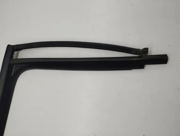OEM 5NA839432 achterdeur raamrubber rechterzijde image 3