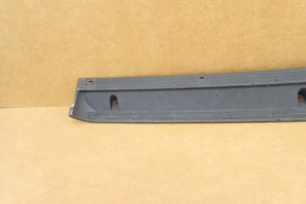 Couvre-seuil de hayon Iveco Daily III OEM 500323987 image 6
