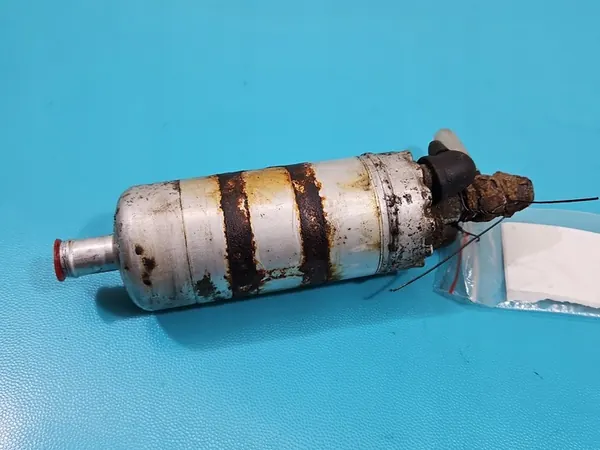 Brandstofpomp Mercedes W210 2.0 A0004706094 image 2