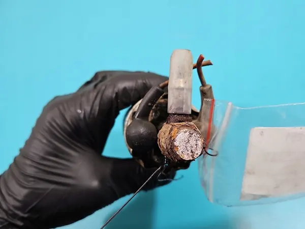 Brandstofpomp Mercedes W210 2.0 A0004706094 image 3