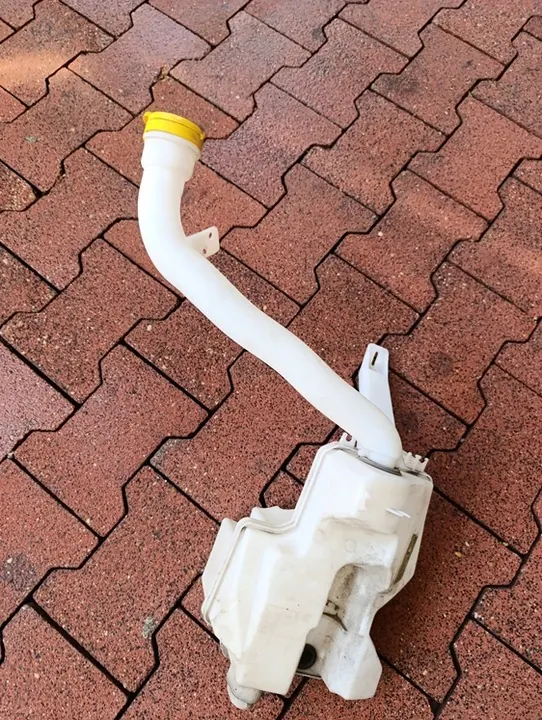 Tuulilasinpesunesteen säiliö Renault Clio IV 289103346R image 2