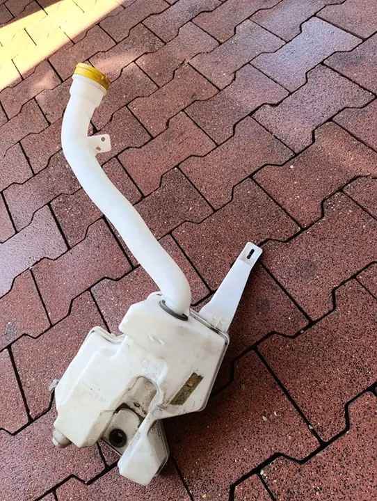 Tuulilasinpesunesteen säiliö Renault Clio IV 289103346R image 3