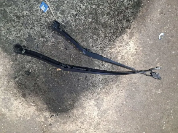 Gebrauchte V01L Frontscheibenwischer für Hyundai i40 CW image 2
