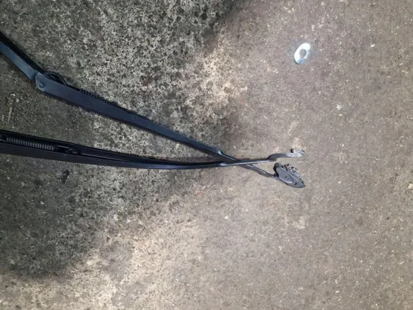 Gebrauchte V01L Frontscheibenwischer für Hyundai i40 CW image 3
