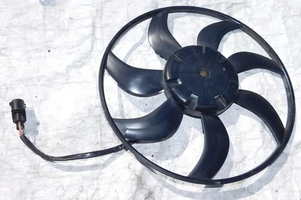 Moteur de Ventilateur VW T-ROC 2019 1.0 TSI 5Q0121203DD image 2