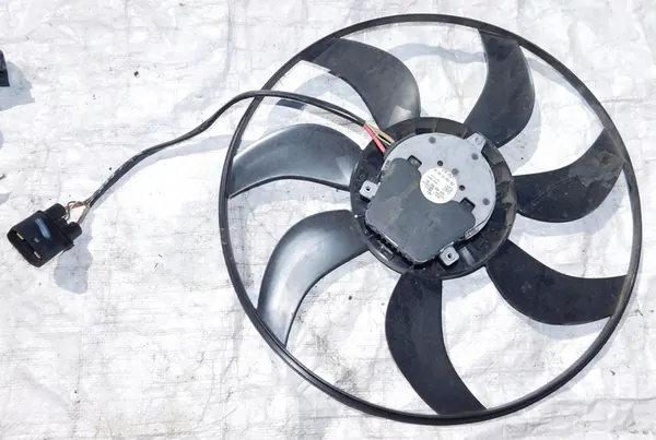 Moteur de Ventilateur VW T-ROC 2019 1.0 TSI 5Q0121203DD image 3