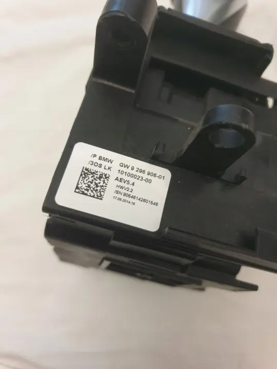 Pommeau de levier BMW OEM 9296906 - État utilisé image 4