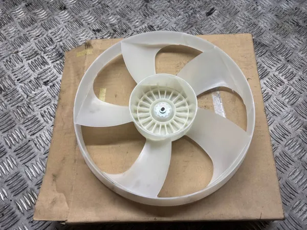 Puhallin Suzuki Swift OEM 17111-81S00 - Käytetty image 2