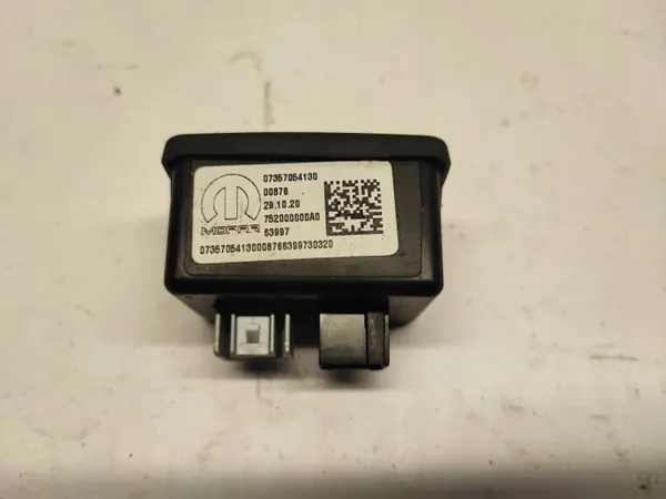 Tomada USB Fiat Doblo OEM 07357054130 - Usado image 5