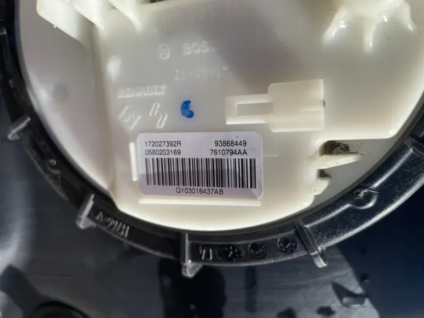 Polttoainesäiliö OEM 172027392R Trafic III/Vivaro 15- image 3