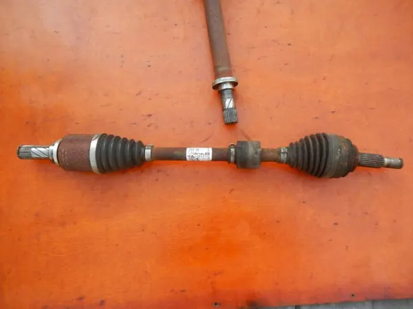 Semi-eixo esquerdo OEM 391010115R para Renault Clio IV image 2