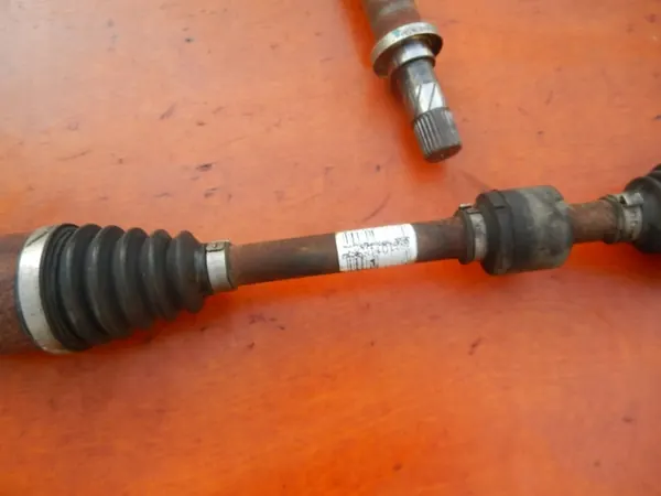 Semi-eixo esquerdo OEM 391010115R para Renault Clio IV image 3
