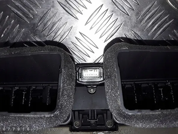 Hyundai Tucson Display Bildschirm OEM 97250N7300 Gebraucht image 9