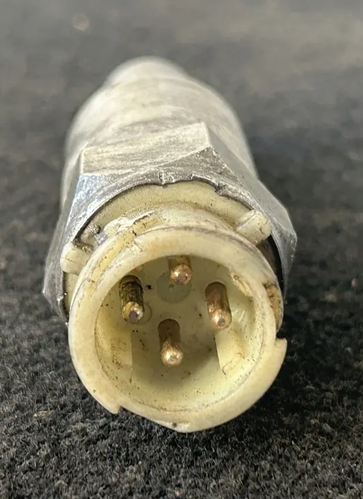 Sensor de Velocidad Impulsador OEM 217120002501 - Usado image 3
