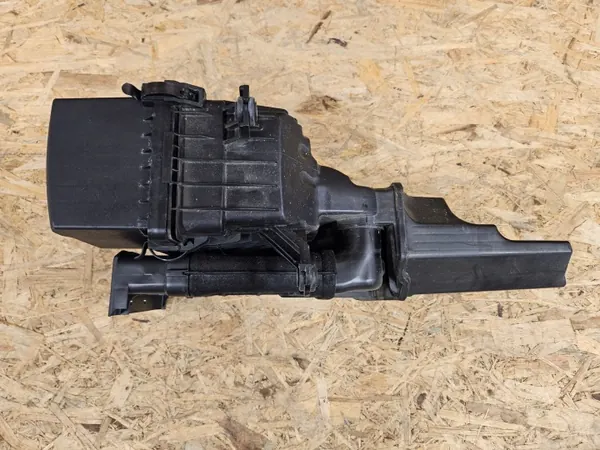 Kia OE Luftfilterhus OEM 28110-H8200 image 7